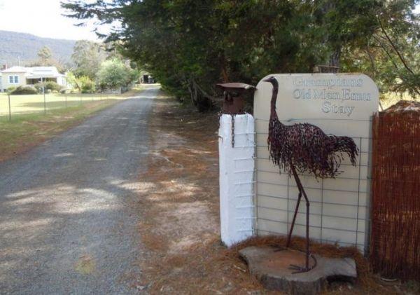 Grampians Old Man Emu Stay