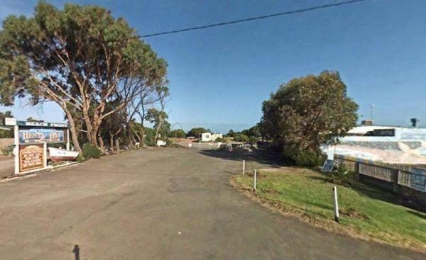 Henty Bay Beach Front Van & Cabin Park