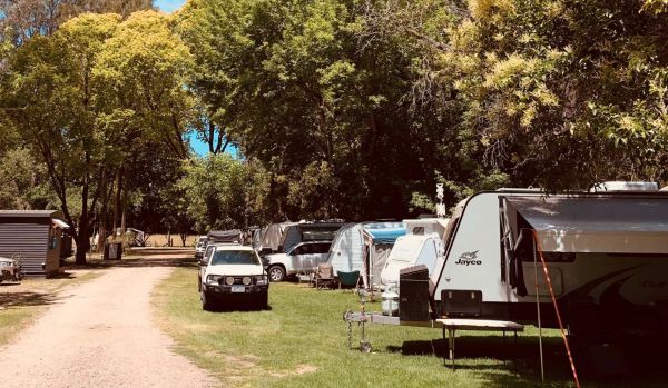 Moyhu Caravan Park and Camp Grounds