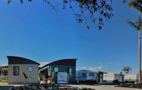 Lakes Main Holiday Park