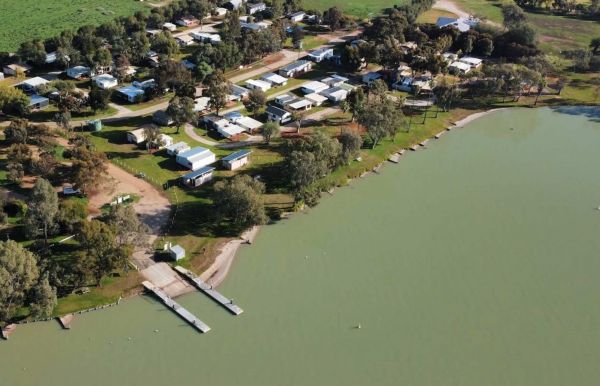 Lake Charm Foreshore Caravan Park