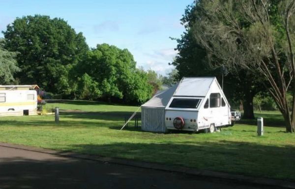 Lakes & Craters Holiday Park