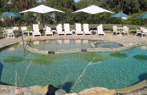 Lakes Beachfront Holiday Retreat