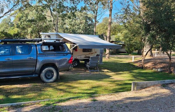 Lakes Bushland Caravan & Tourist Park - Nicholson