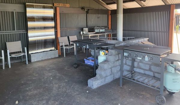 Kangaroo Lake C&C Cabin & Caravan Park Motel