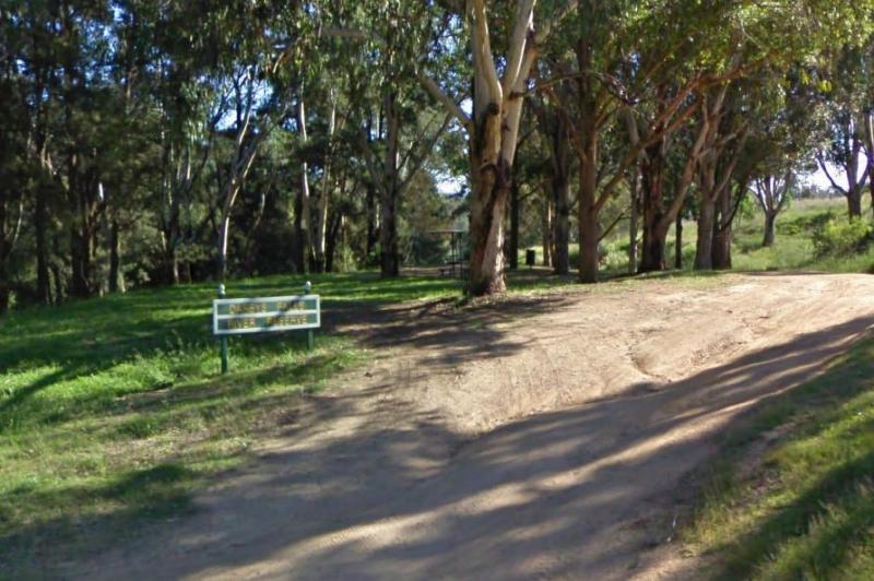 Darbys Falls River Reserve Rest Area Caravan on Tour